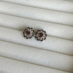 Gemstone flower stud earrings